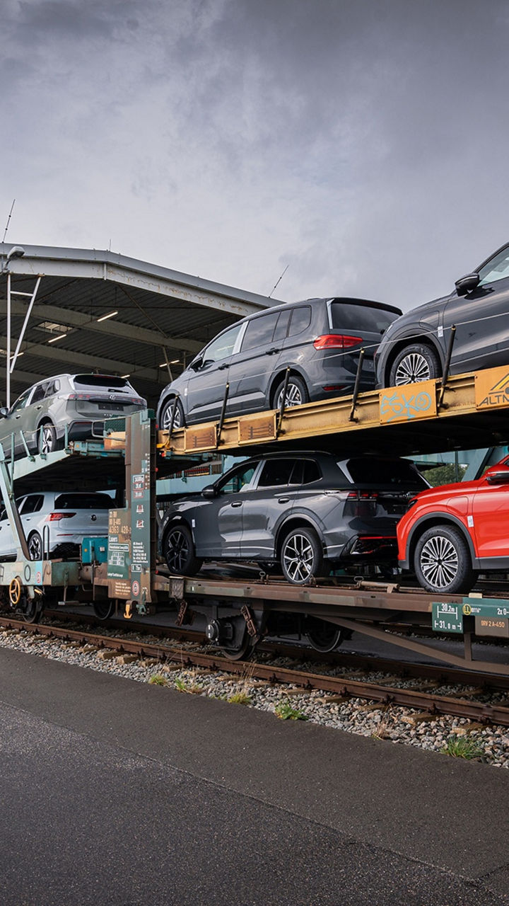 Verkehrsträger mit Autos